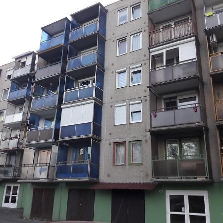 Studio 18 Apartman Kazincbarcika Exterior foto