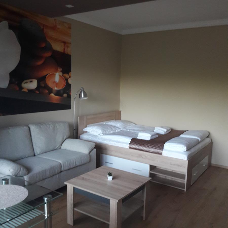 Studio 18 Apartman Kazincbarcika Exterior foto